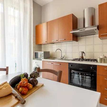 Visit Station & Go Apartment *